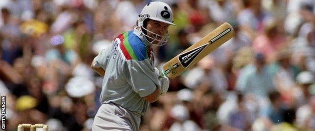 Martin Crowe