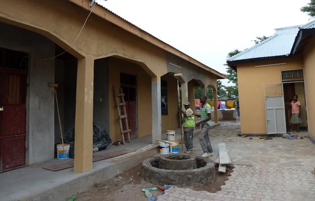 People working on the safe house