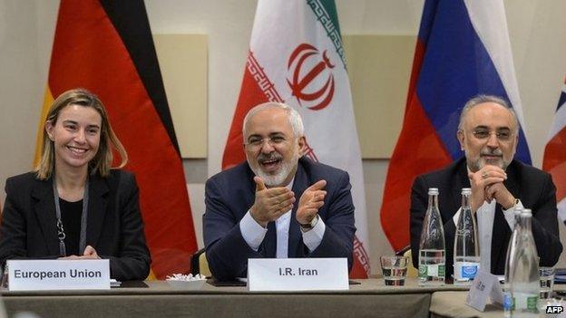 EU foreign policy chief Federica Mogherini, Iranian Foreign Minister Mohammad Javad Zarif and the head of the Atomic Energy Organisation of Iran Ali Akbar Salehi at the nuclear talks in Lausanne (30 March 2015)