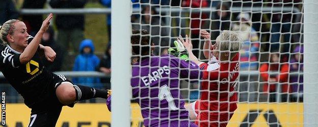 Mandy Islacker scores for Frankfurt