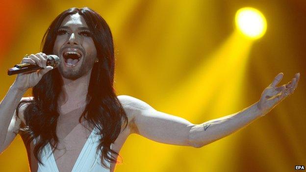 Conchita performing