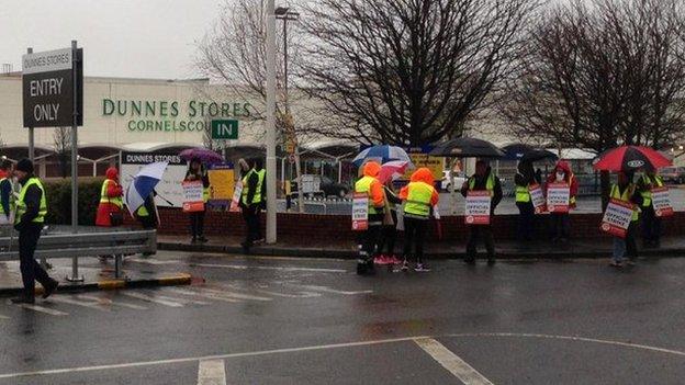 Dunnes Stores workers hold a picket out the Cornelscourt branch in County Dublin