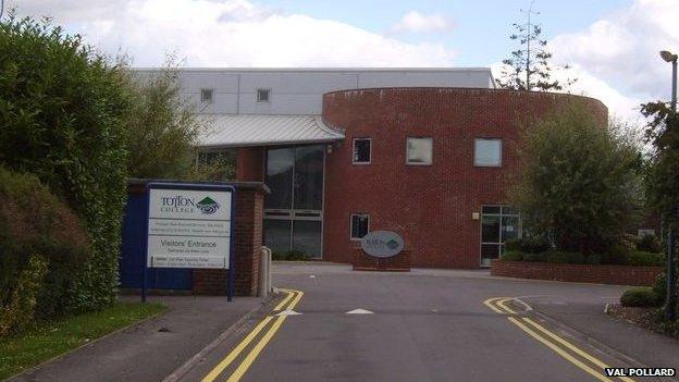 Totton College