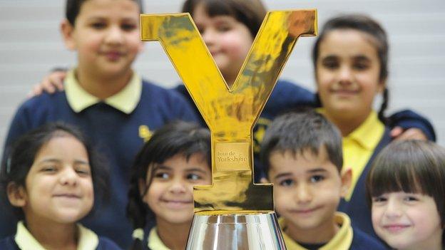 Tour de Yorkshire trophy unveiled at Brudenell Primary School