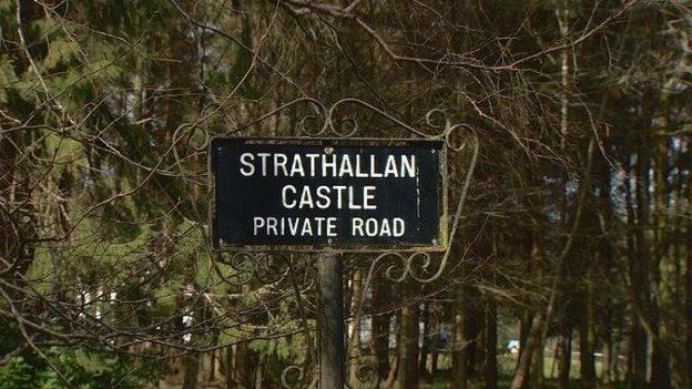 Strathallan sign