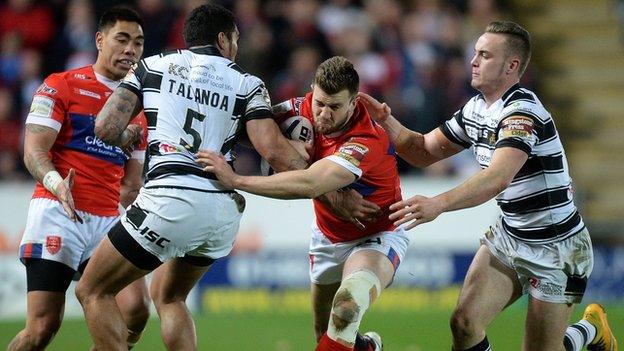 Darrell Goulding runs with the ball