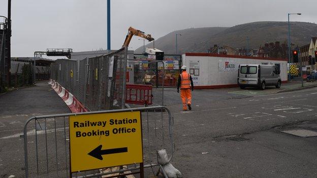 Construction work at Port Talbot Parkway