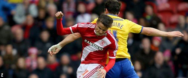 Jelle Vossen and Harry Maguire