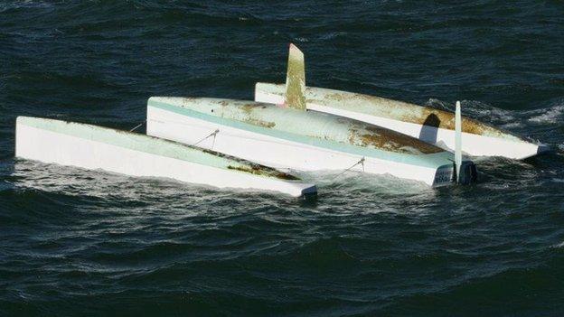 Upturned trimaran