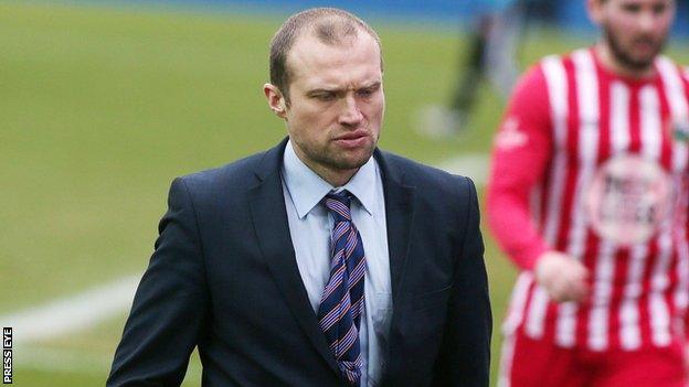 Linfield manager Warren Feeney