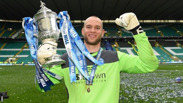 Alan Mannus was a Scottish Cup winner with St Johnstone last season