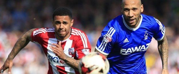 Brentford's Andre Gray (left) and Nottingham Forest's Kevin Wilson