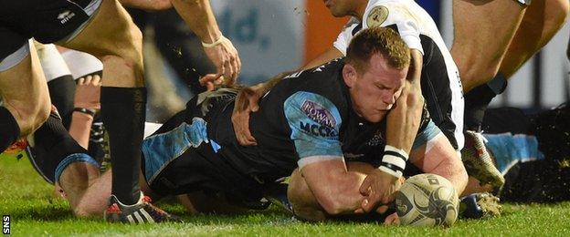 Chris Fusaro scores for Glasgow Warriors against Zebre