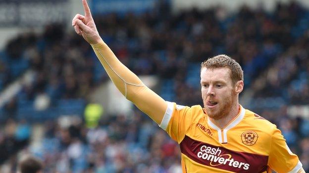 Motherwell midfielder Stephen Pearson celebrates