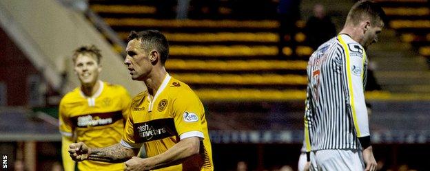 Scott McDonald celebrates his goal against St Mirren