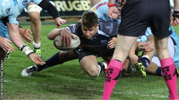 Rhys Webb scores for Ospreys