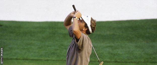 Sandy Lyle celebrates winning the 1988 US Masters