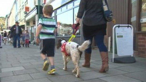 Jess the diabetes smelling dog and Jac, from Gwynedd