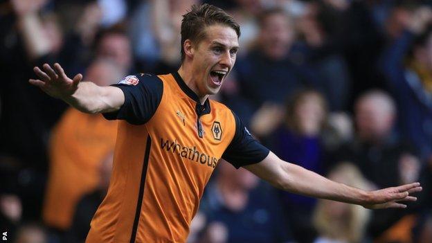 Wolves midfielder Dave Edwards