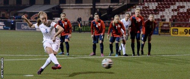 Leah Williamson takes her penalty