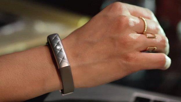 Jawbone tracker on wrist