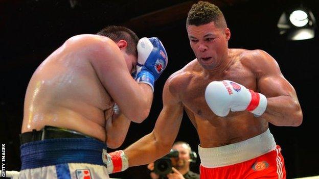 Joe Joyce fighting Maxim Babanin