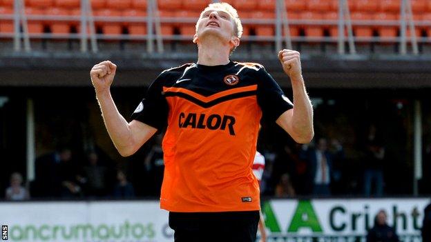 Chris Esrkine scored against the run of play to give Dundee United three points