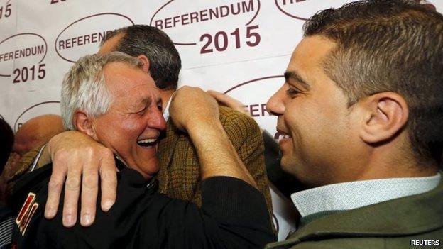 Maltese hunters celebrate victory in the referendum (12 April 2015)