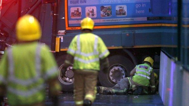 Glasgow bin lorry crash