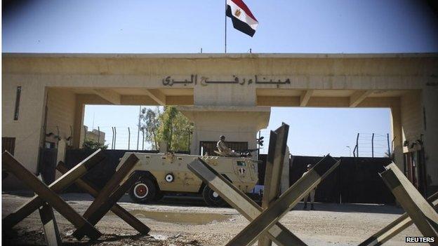 Egyptian armoured vehicle at Rafah crossing between Egypt and the Gaza Strip (Nov 2014)