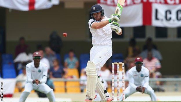 Ian Bell bats