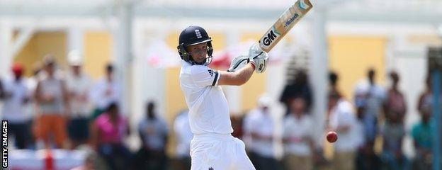 Joe Root bats