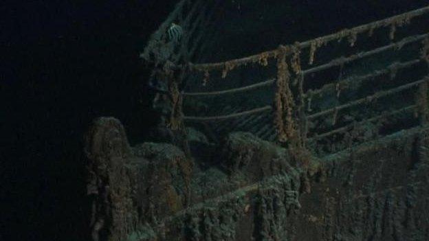 Sgerbwd y Titanic ar waelod y mor