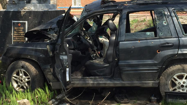 A damaged car in Shyrokyne. Photo: 14 April 2015