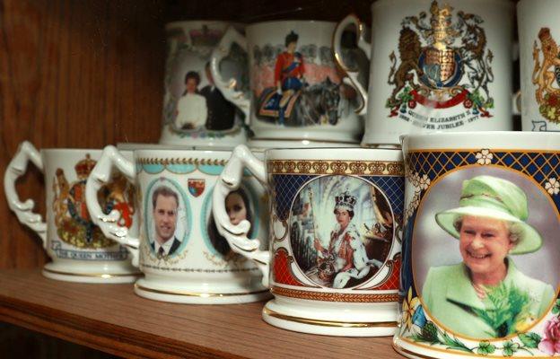 Royal commemorative mugs