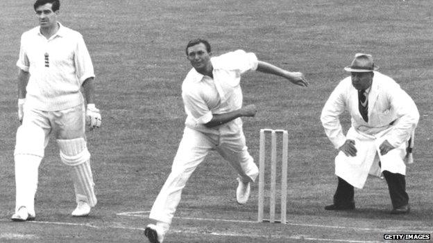 Richie Benaud bowls on the first day of the first England v Australia test match at Edgbaston (June 1961)