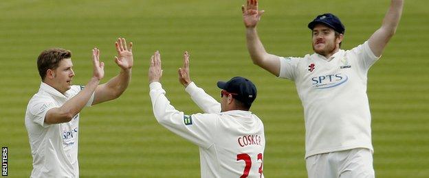 Craig Meschede celebrates Kevin Pietersen's wicket