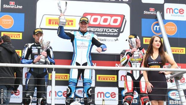 Josh Elliott clinched his first win in the National 1000cc Superstock