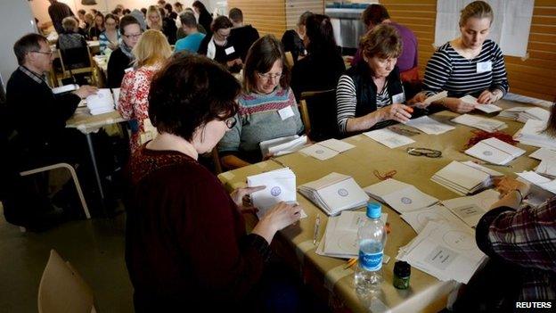 Vote counting in Helsinki. Photo: 19 April 2015