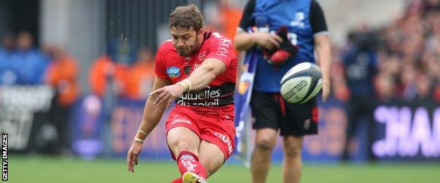 Wales full-back Leigh Halfpenny lands a penalty for Toulon