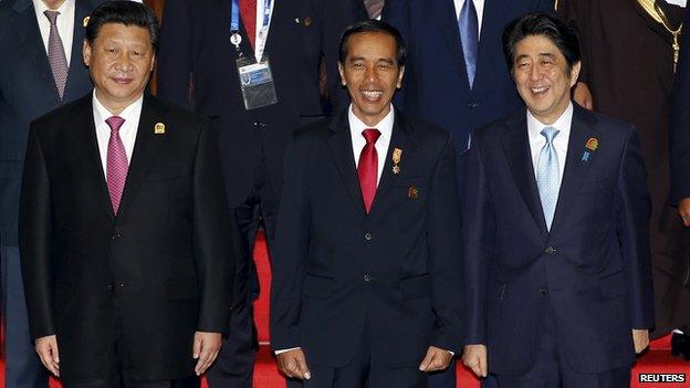 Chinese leader Xi Jinping, Indonesian leader Joko Widodo, and Mr Abe