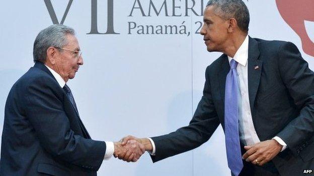 Cuban President Raul Castro and US President Barack Obama shake hands in Panama City. Photo: 11 April 2015