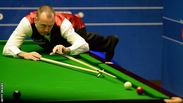 Mark Williams won his first World Championship against Matthew Stevens in 2000 winning 18-16