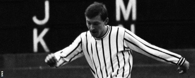 Alex Ferguson in action for Dunfermline