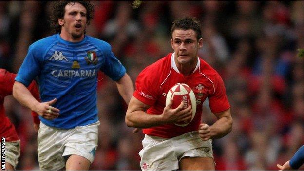 Lee Byrne in action for Wales in 2008