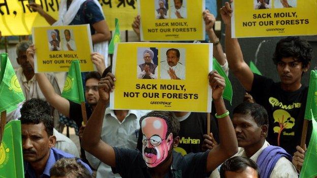 Protest outside Essar office in Mumbai in January 2014