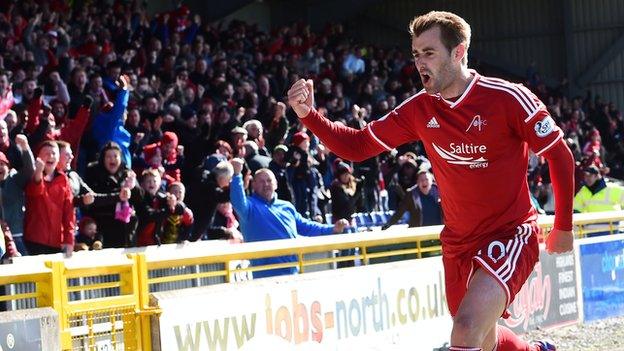 Aberdeen striker Niall McGinn