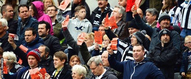 Newcastle fans make their feelings known