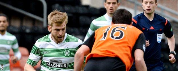 Stuart Armstrong (left) in action for Celtic at Tannadice