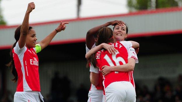 Natalia Pablos Sanchon celebrates her penalty against Sunderland